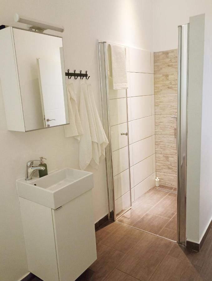 3 Bedrooms With Ensuite Bathrooms Wenen Buitenkant foto